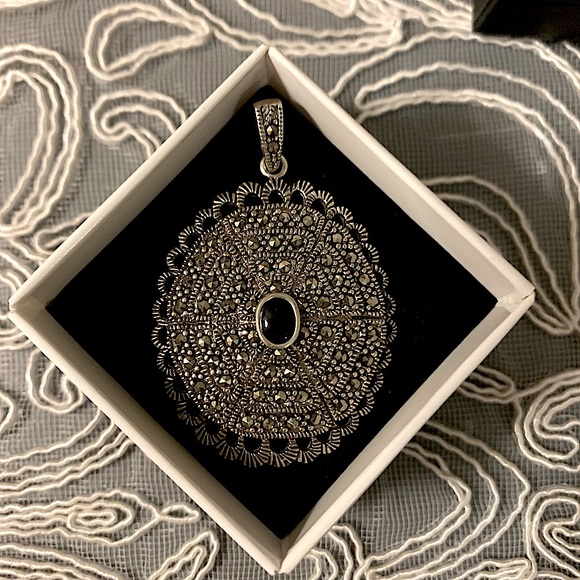 Sterling silver pendant - Picture 1 of 4
